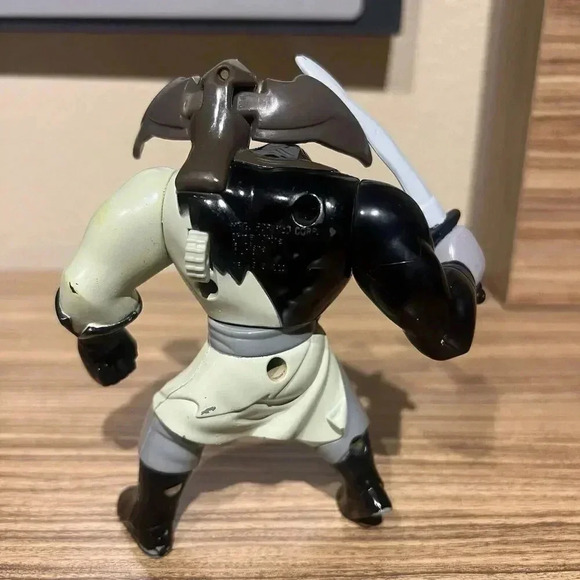 Disney's Mulan 1998 Shan-Yu McDonald's Action Figure - Picture 2 of 3